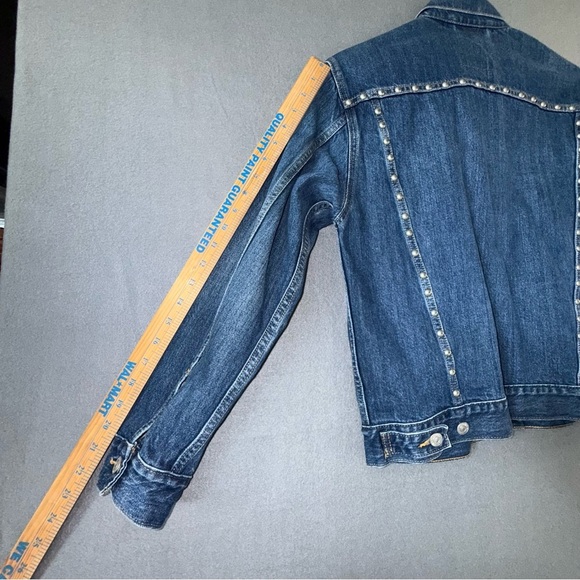 Levi’s Studded Blue Denim Trucker Statement Edgy Jean Jacket Women’s Medium - Picture 10 of 16